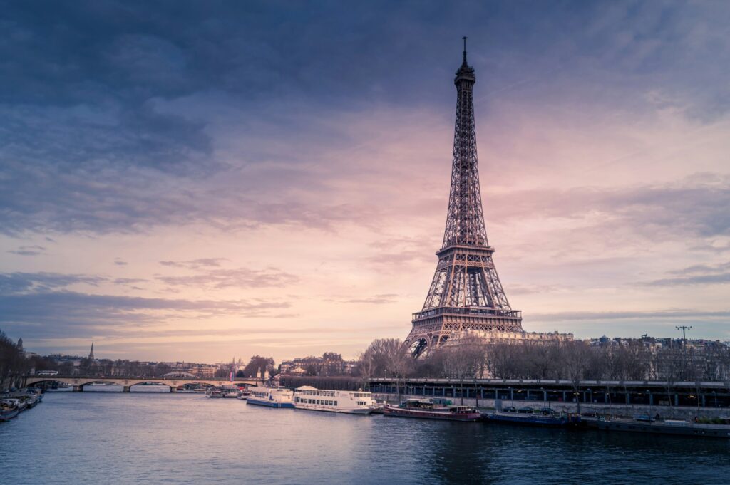 Amazing places to visit in Paris